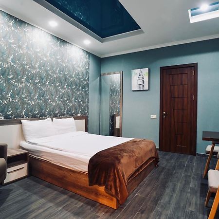 7 Rooms Hotel Tserovani Esterno foto