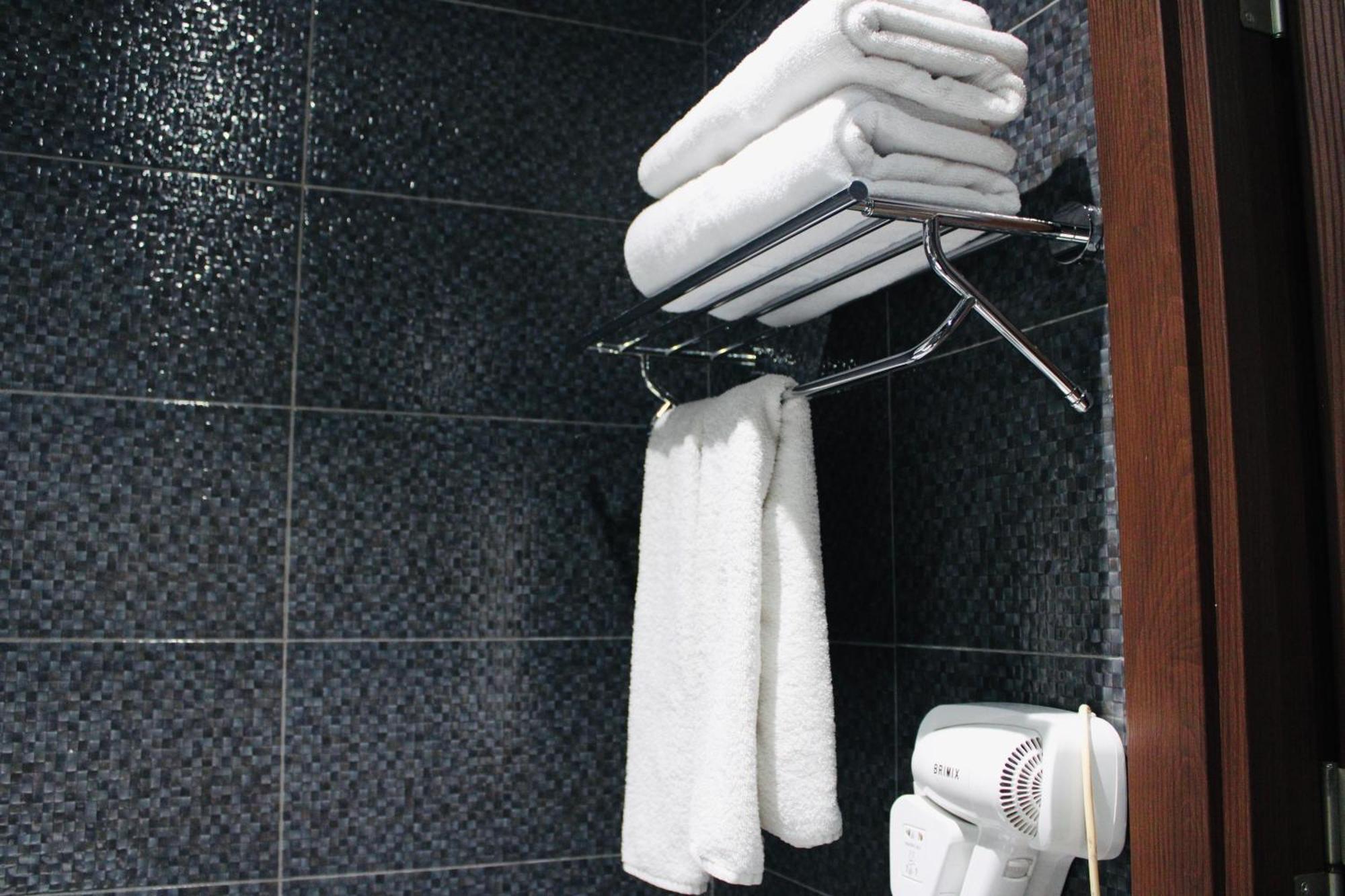 7 Rooms Hotel Tserovani Esterno foto