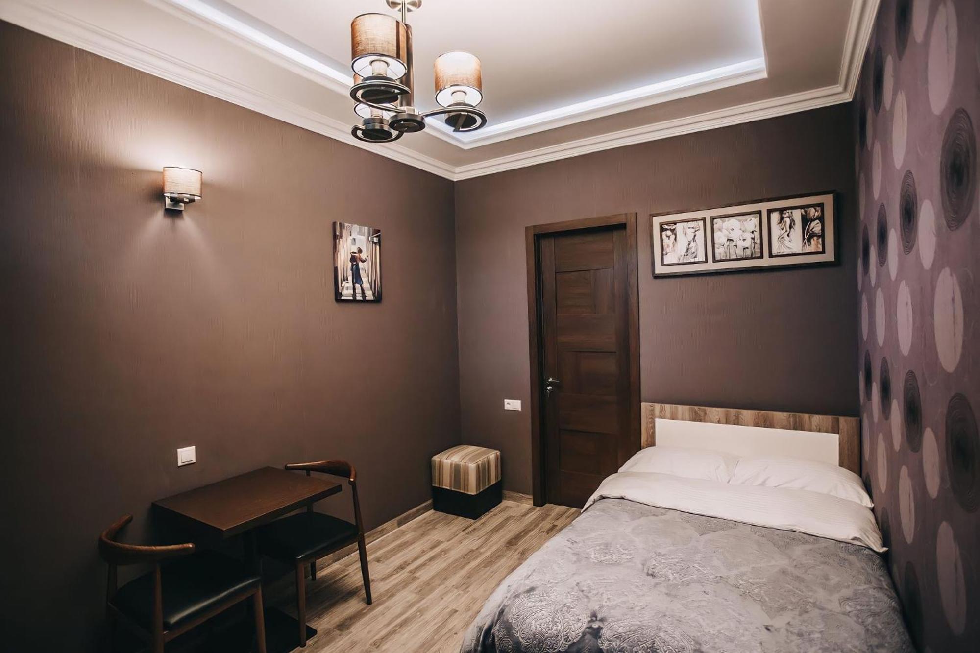 7 Rooms Hotel Tserovani Esterno foto