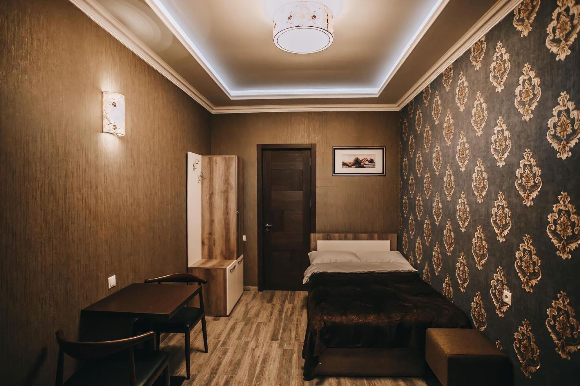7 Rooms Hotel Tserovani Esterno foto